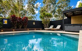 Peaceful Tropical Retreat With Pool, Mineral Spa & Games Room